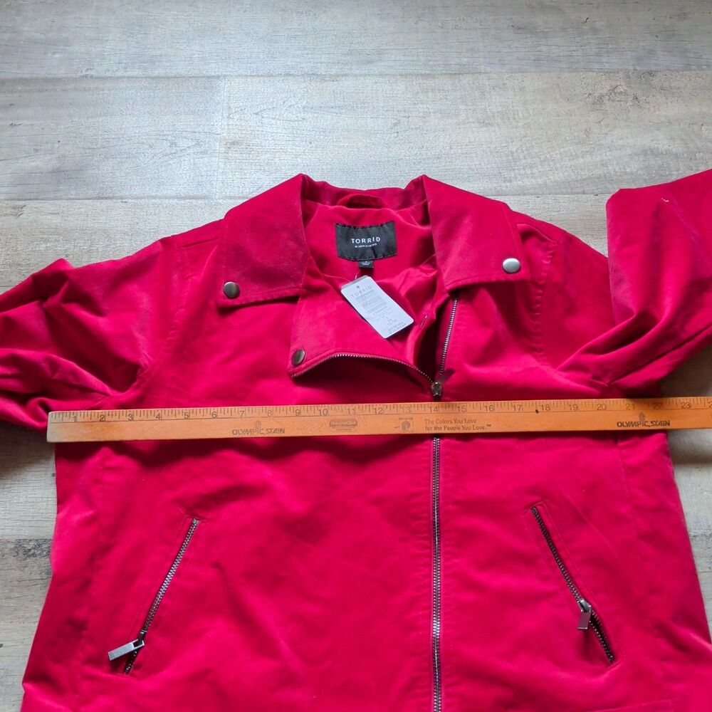 Torrid Women's Red Velvety Cotton Blend Bikers Moto Jacket Lined Plus Sz 1X NWT - Picture 3 of 6